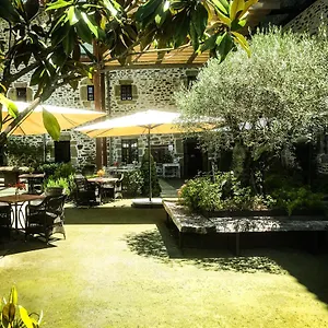 Komentu Maitea Hotel